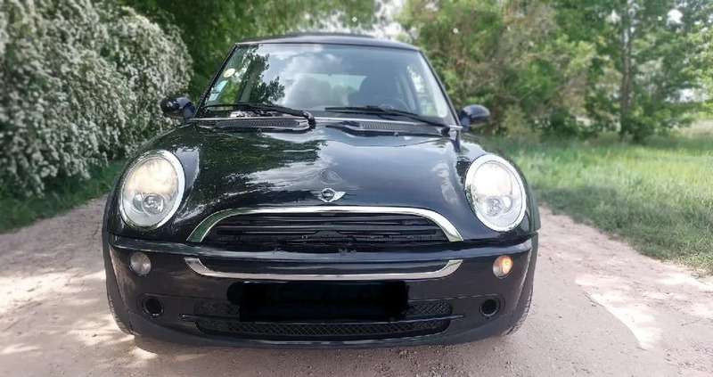 MINI ONE cena 9717 przebieg: 182000, rok produkcji 2005 z Warszawa małe 56